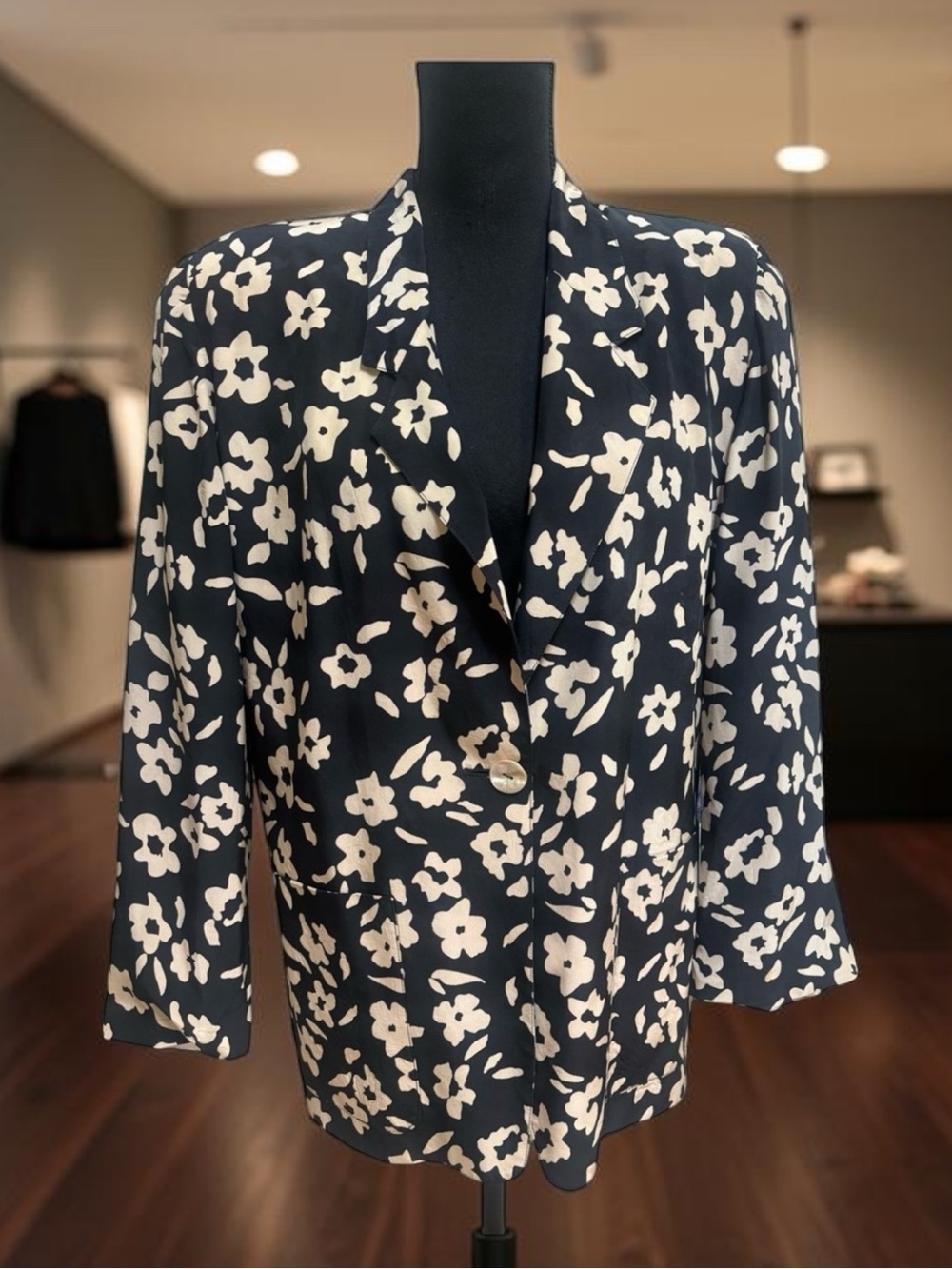 BERGDORF GOODMAN NY Vintage Luxury 100% Silk Cream & Black Floral Blazer Size 14